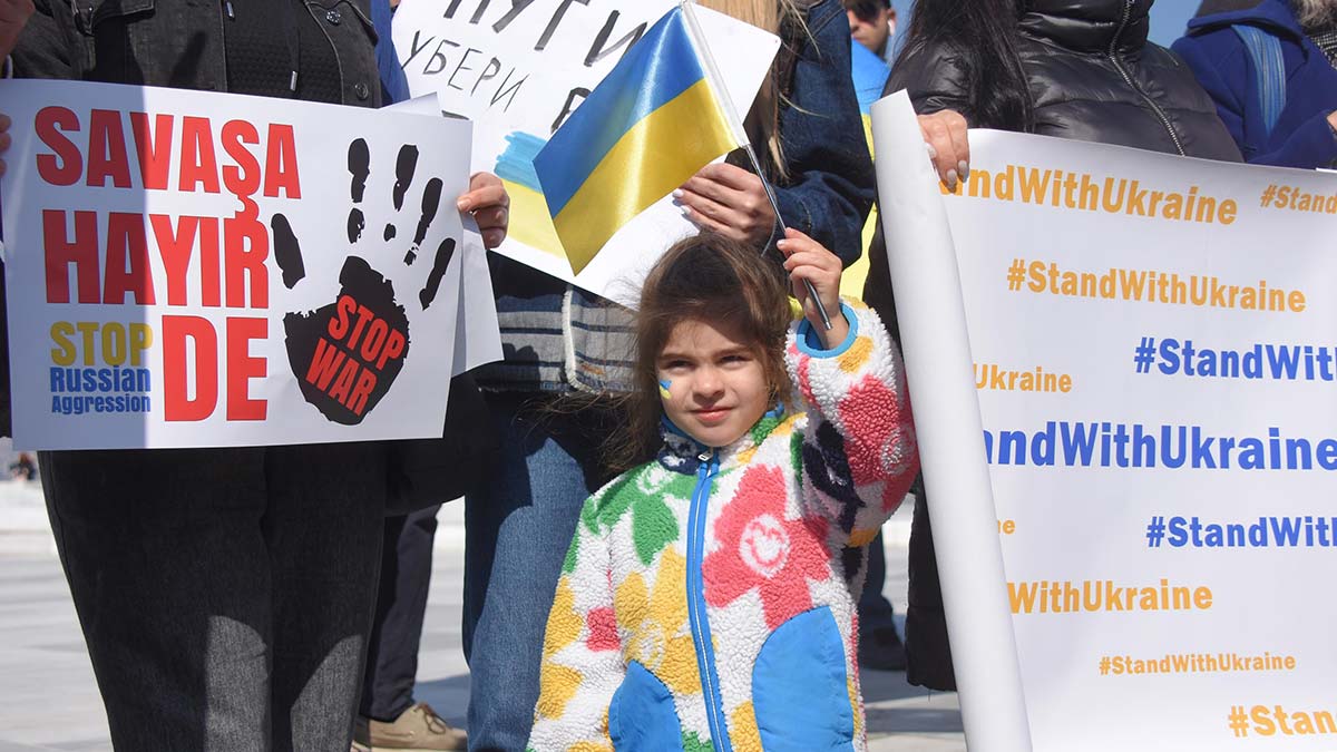 Savaşın ve acının dili olmaz; Savaşa hayır!