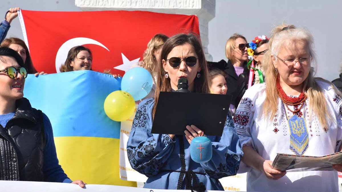 İzmir'deki Ukraynalılar'dan Türkiye'ye teşekkür