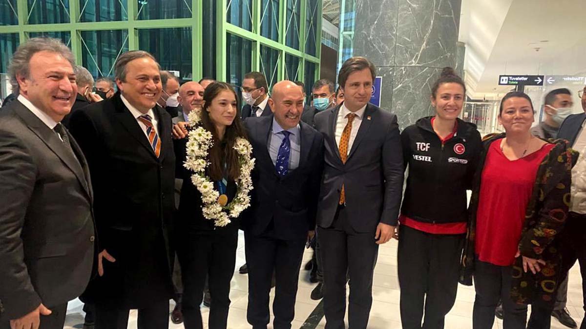 Sıla Karakuş coşkuyla karşılandı