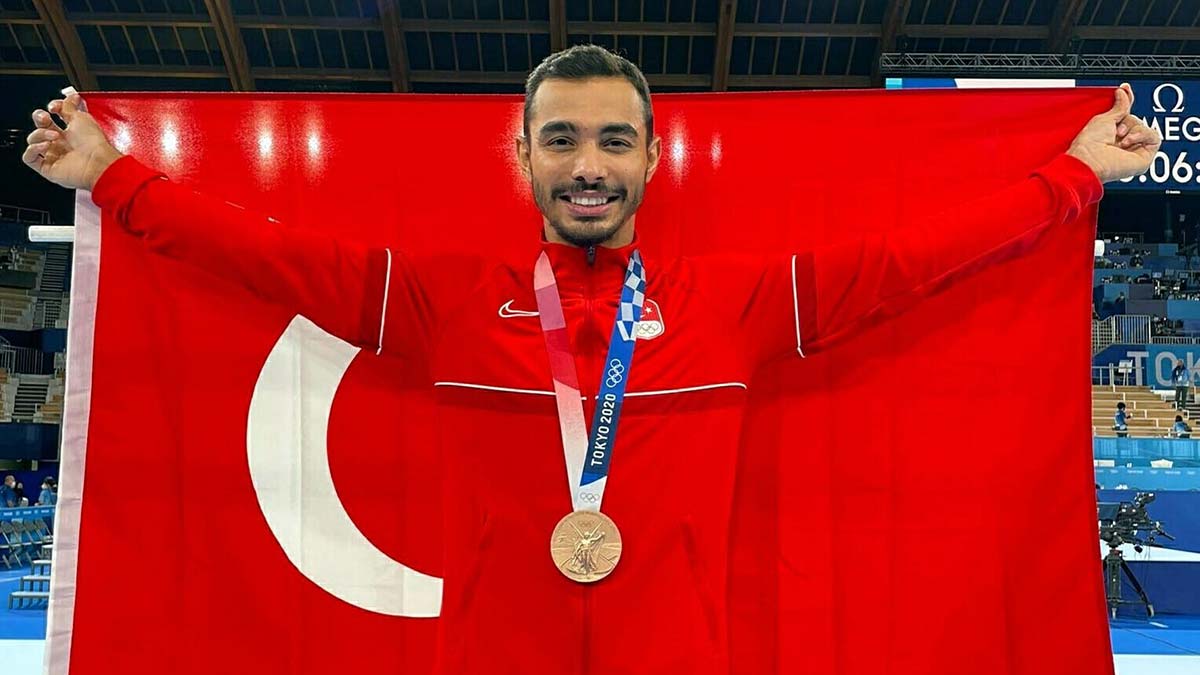 İzmirli milli cimnastikçi Ferhat Arıcan onurlandırdı