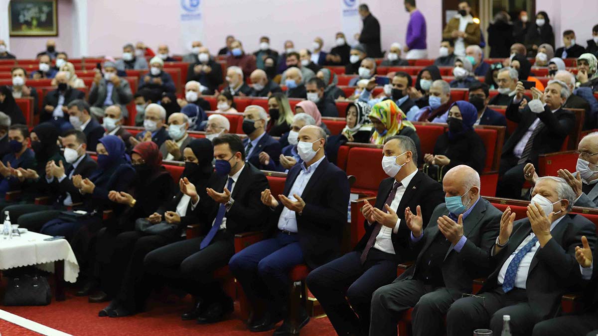 Kadir Topbaş vefatının 1. yıldönümünde anıldı