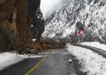 Kayseri Kapuzbaşı yolunda heyelan
