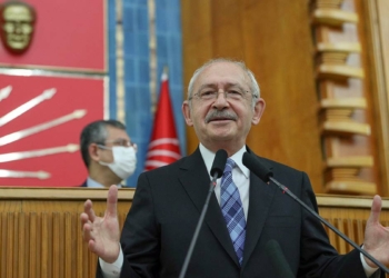6 partinin genel başkanı tarihi başarıya imza attı