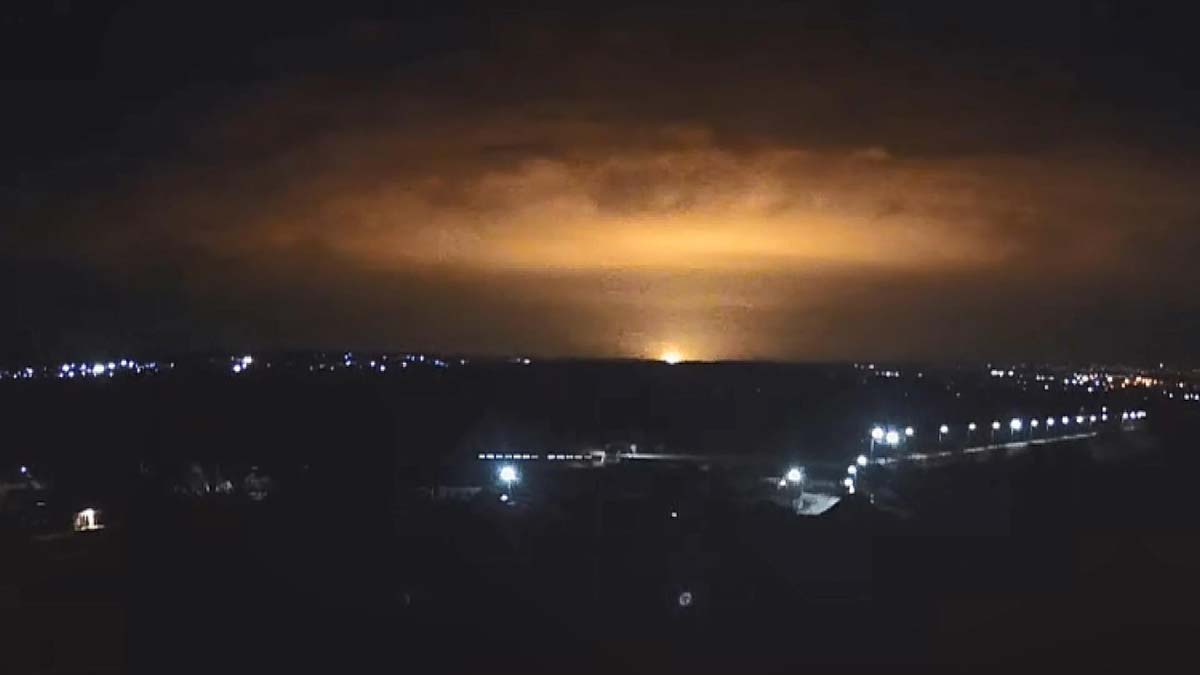 Ruslar Çernobil'i aldı; Kharkiv'de patlama