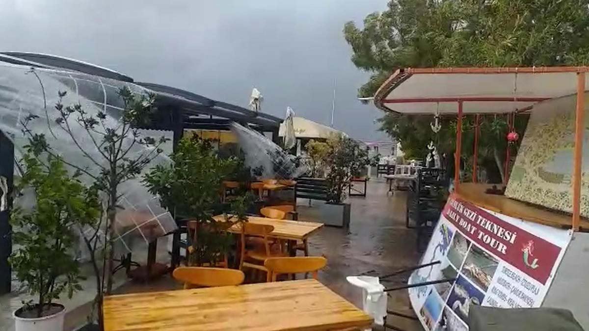 Köyceğiz'de göl taştı