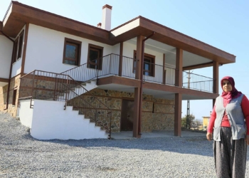 Yangına dayanıklı evler sahiplerine teslim edildi