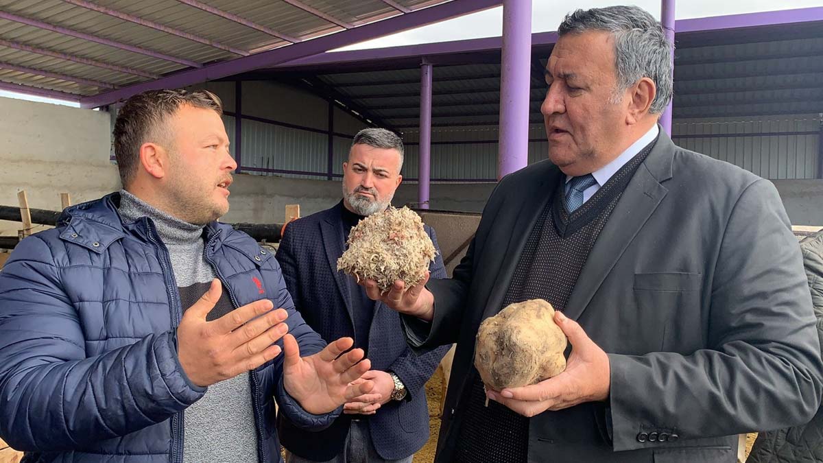 Çiftçilerin kredi borçlarına ait faizler silinmeli