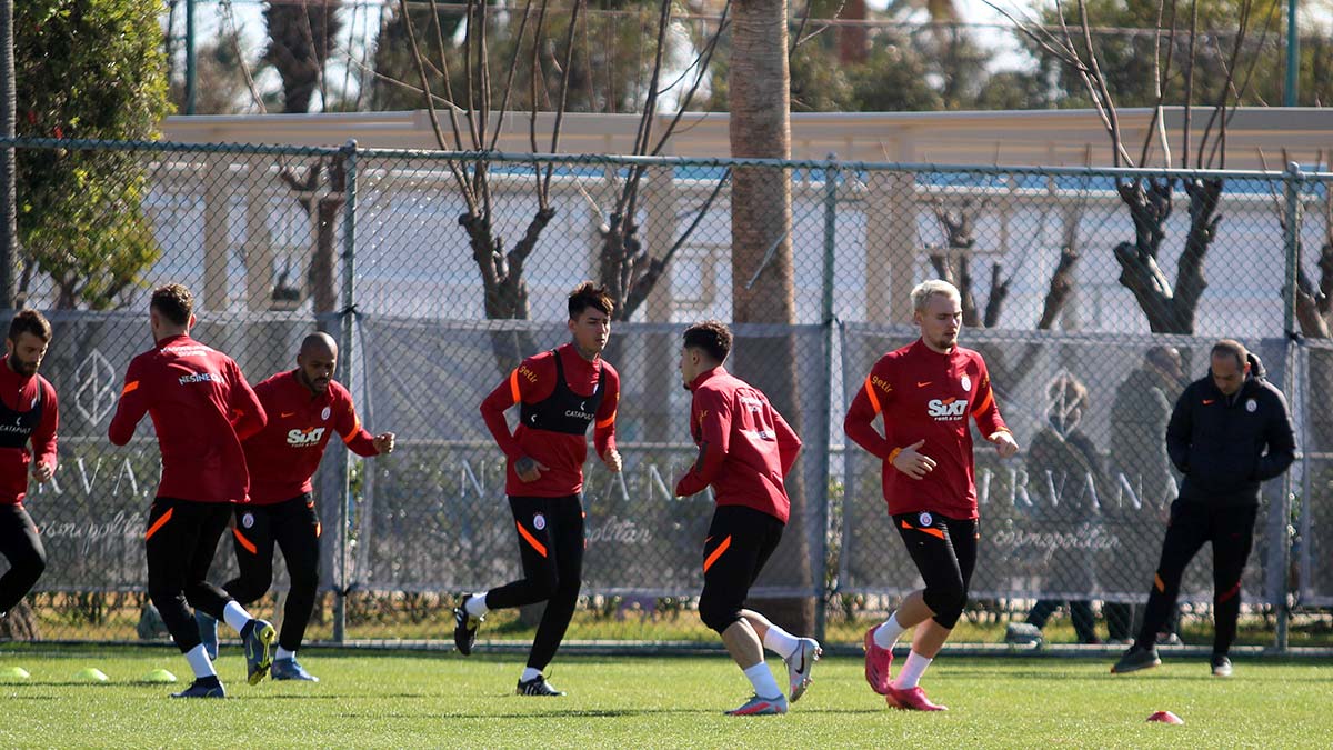 Profesyonel Otel Yöneticileri Derneği (POYD) Başkanı Ülkay Atmaca, FIFA'nın milli maçlar nedeniyle verdiği aradan dolayı müthiş bir kış geçirdiklerini belirterek, "Turizm durmuşken, 400 takımı ağırlıyor olmak çok büyük başarı" dedi.