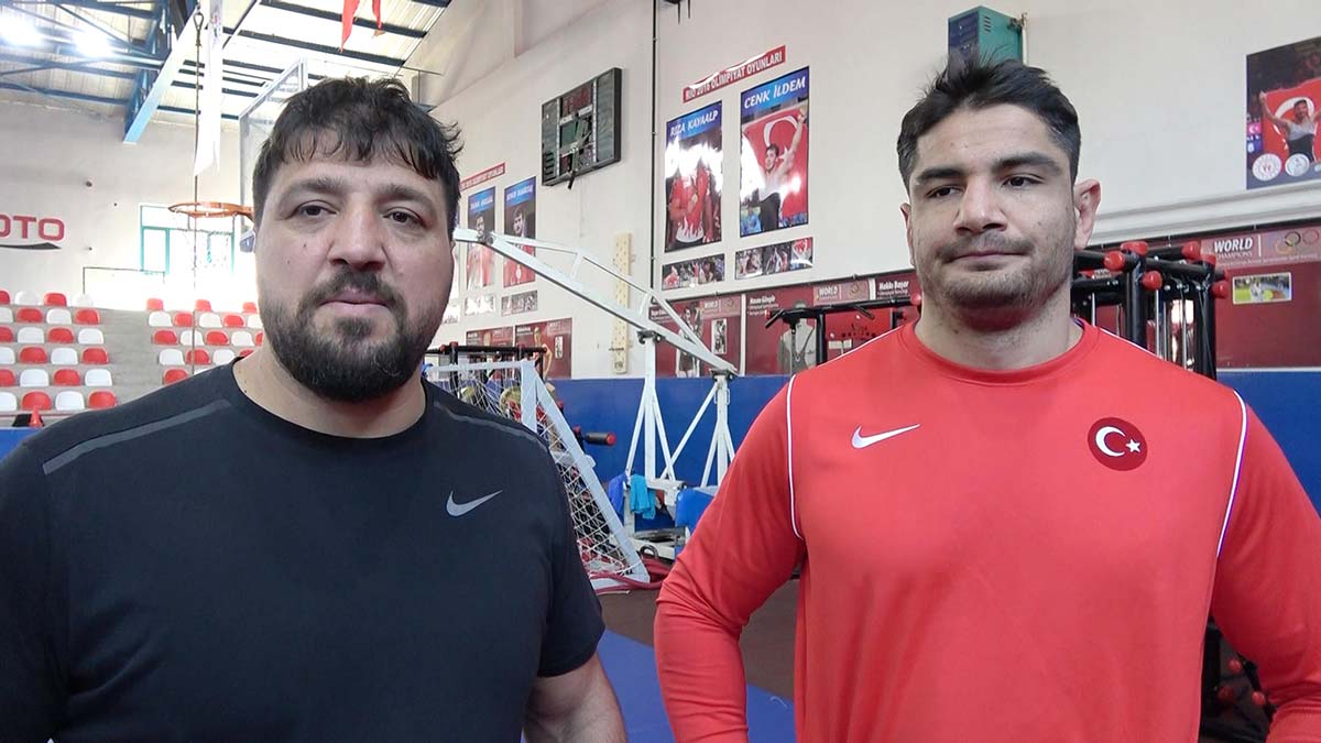 Taha Akgül'ün partneri başpehlivan Recep Kara