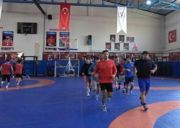 Taha Akgül'ün partneri başpehlivan Recep Kara