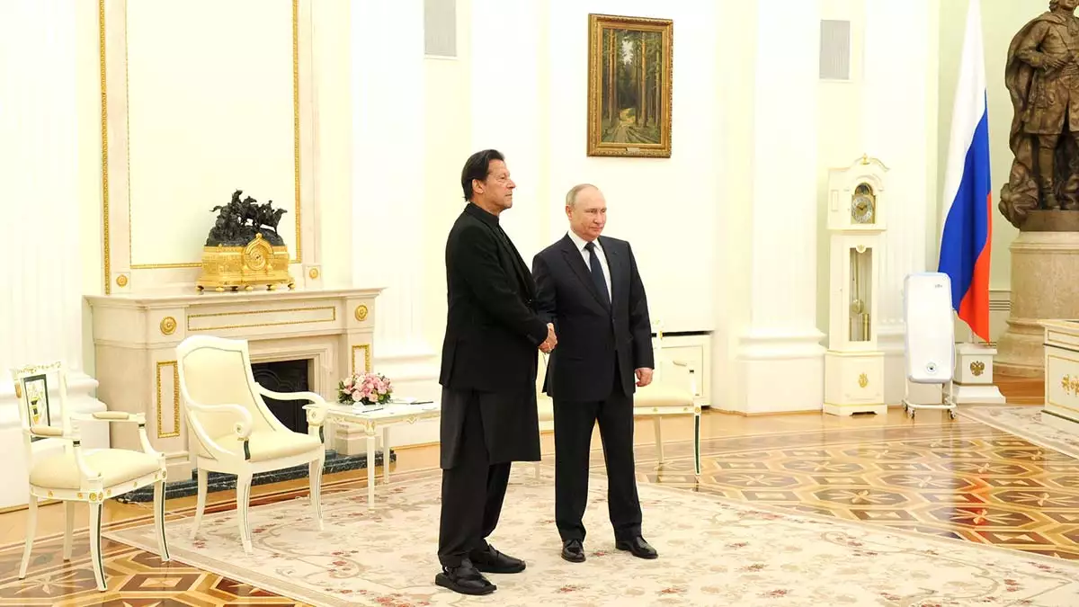 Putin i̇mran khan ile görüştü