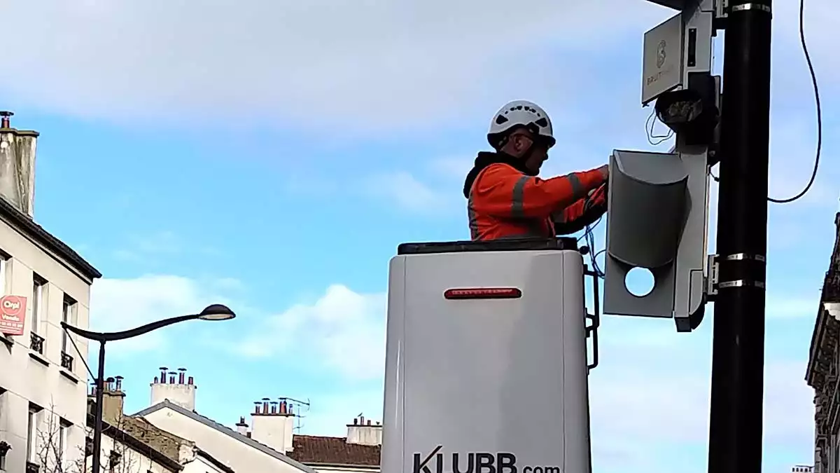 Paris sokaklarına gürültü radarı kuruldu