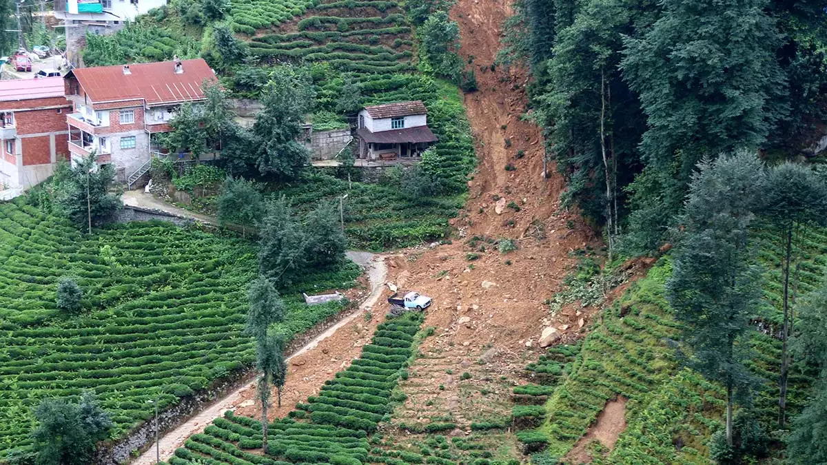 Rize'de risk taşıyan yapılar yıkılamıyor