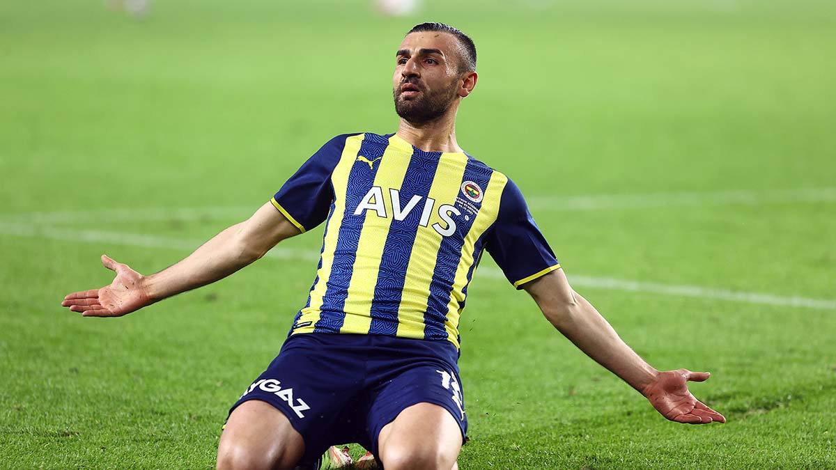 Serdar Dursun için özel maske