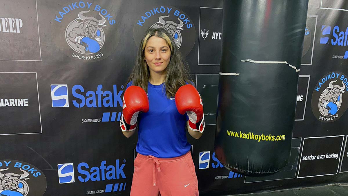 Seren Ay WBC kemerini kazanarak tarihe geçmek istiyor