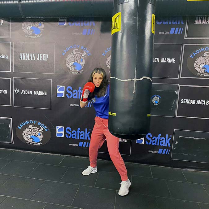 Seren Ay WBC kemerini kazanarak tarihe geçmek istiyor