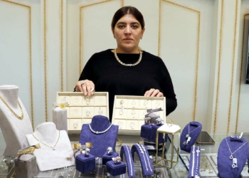 Sevgililer Günü öncesi kuyumcularda yoğunluk devam ediyor