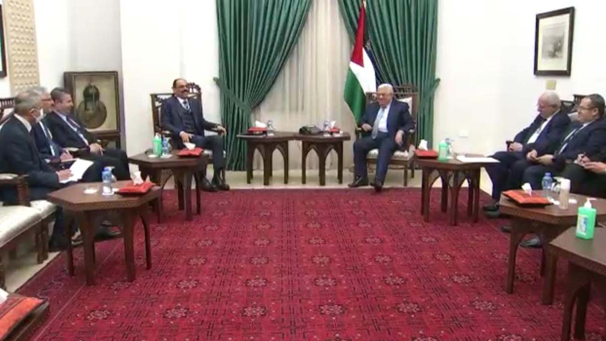 Cumhurbaşkanlığı Sözcüsü İbrahim Kalın ve Dışişleri Bakan Yardımcısı Sedat Önal, Filistin ve İsrail'i kapsayacak iki günlük ziyareti kapmasında Mahmud Abbas ile görüştü.