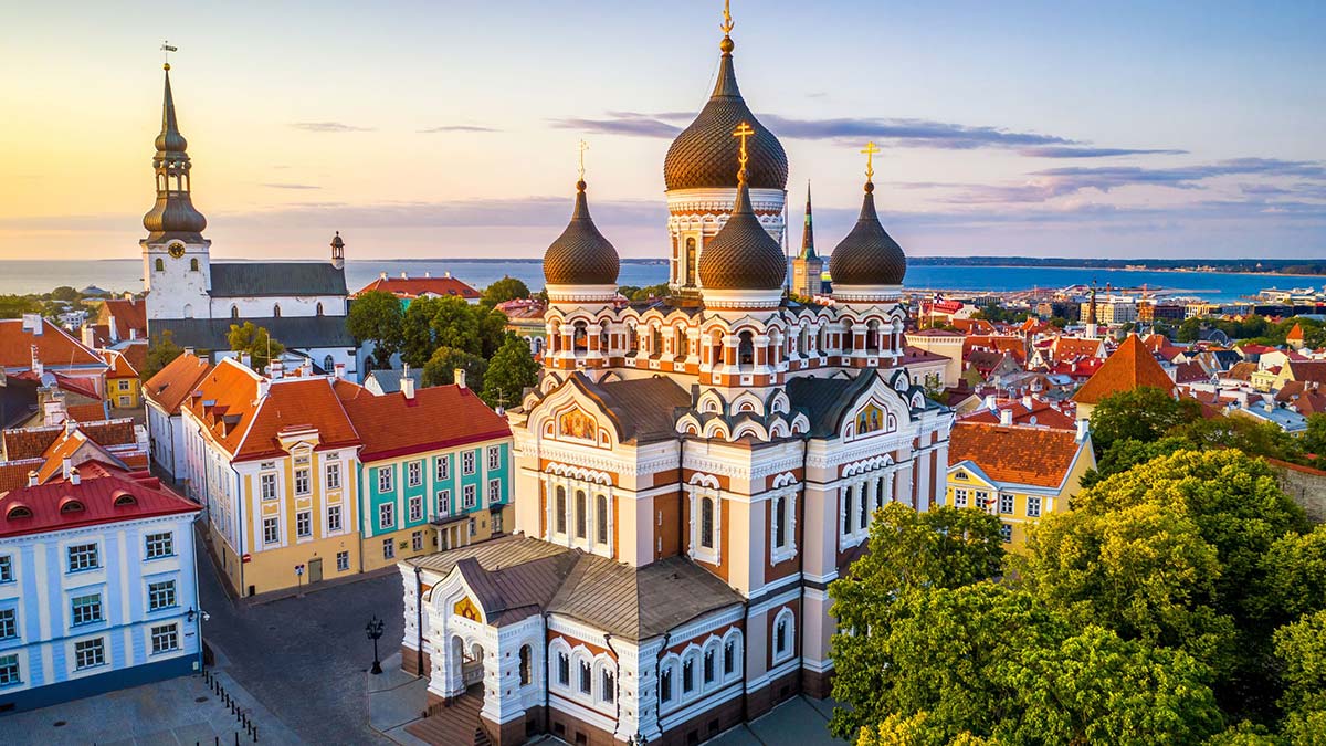 SunExpres, Riga ve Talin uçuşlarına başlıyor