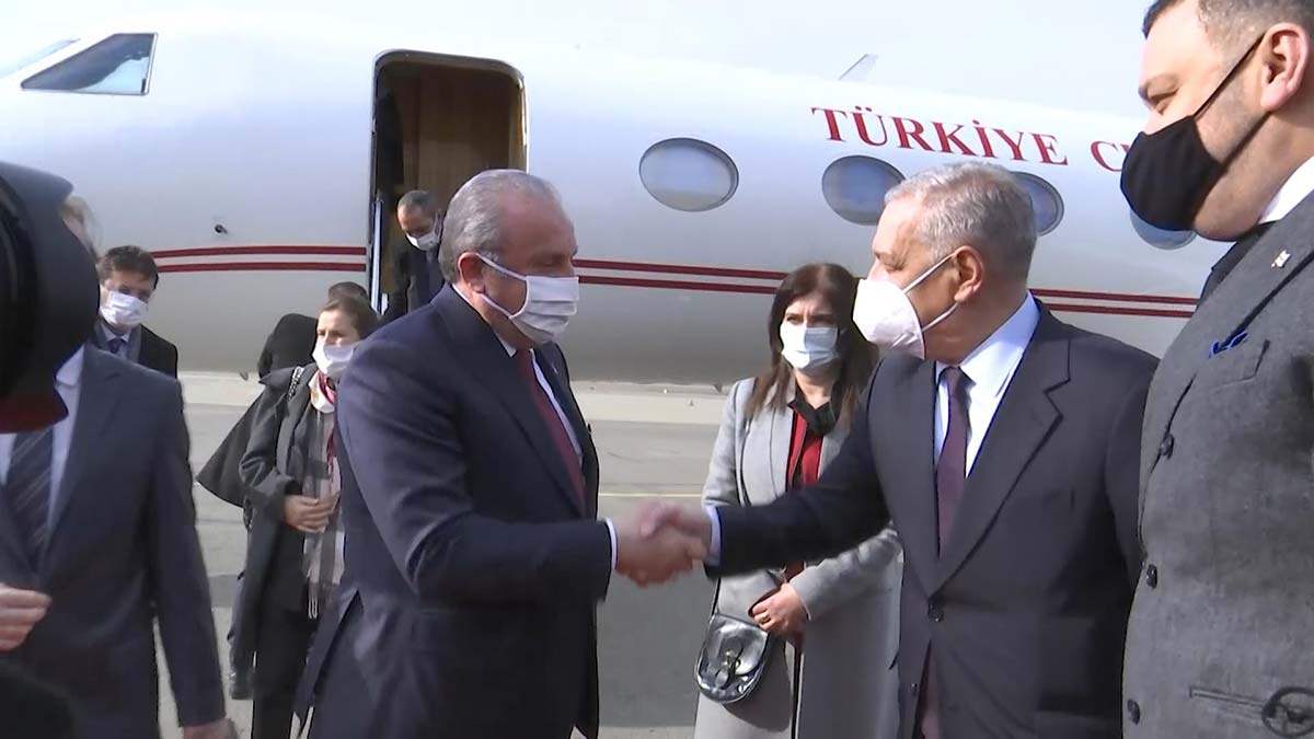 Resmi temaslarda bulunmak üzere TBMM Başkanı Mustafa Şentop Gürcistan'ın başkenti Tiflis’e geldi.