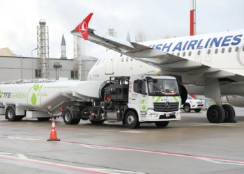 THY çevreci yakıtla Paris'e uçtu