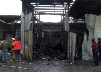 Tuzla'da iplik fabrikasındaki hasar büyük
