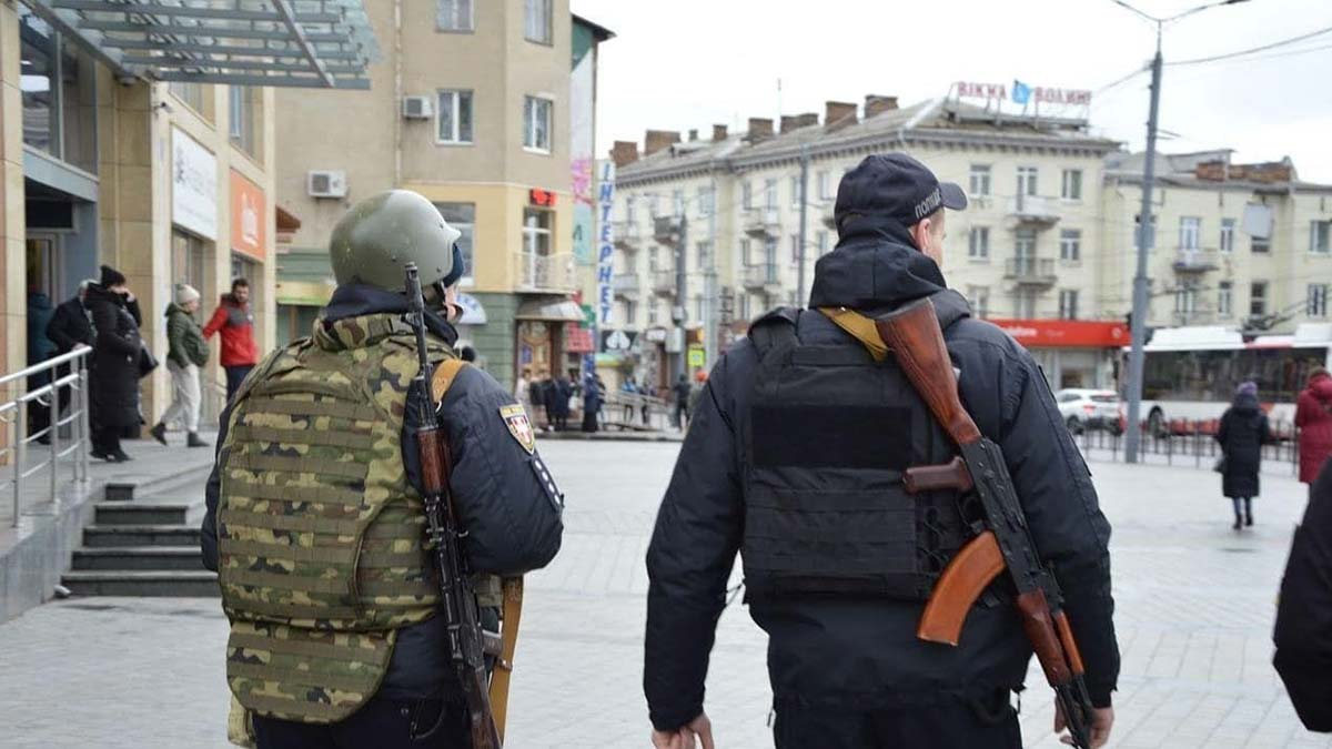 Ukrayna'da emniyet güçlerinden sıkı denetim