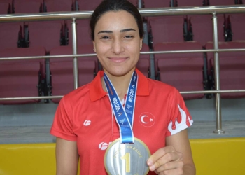Milli badmintoncu Aliye'nin hedefi olimpiyatlar