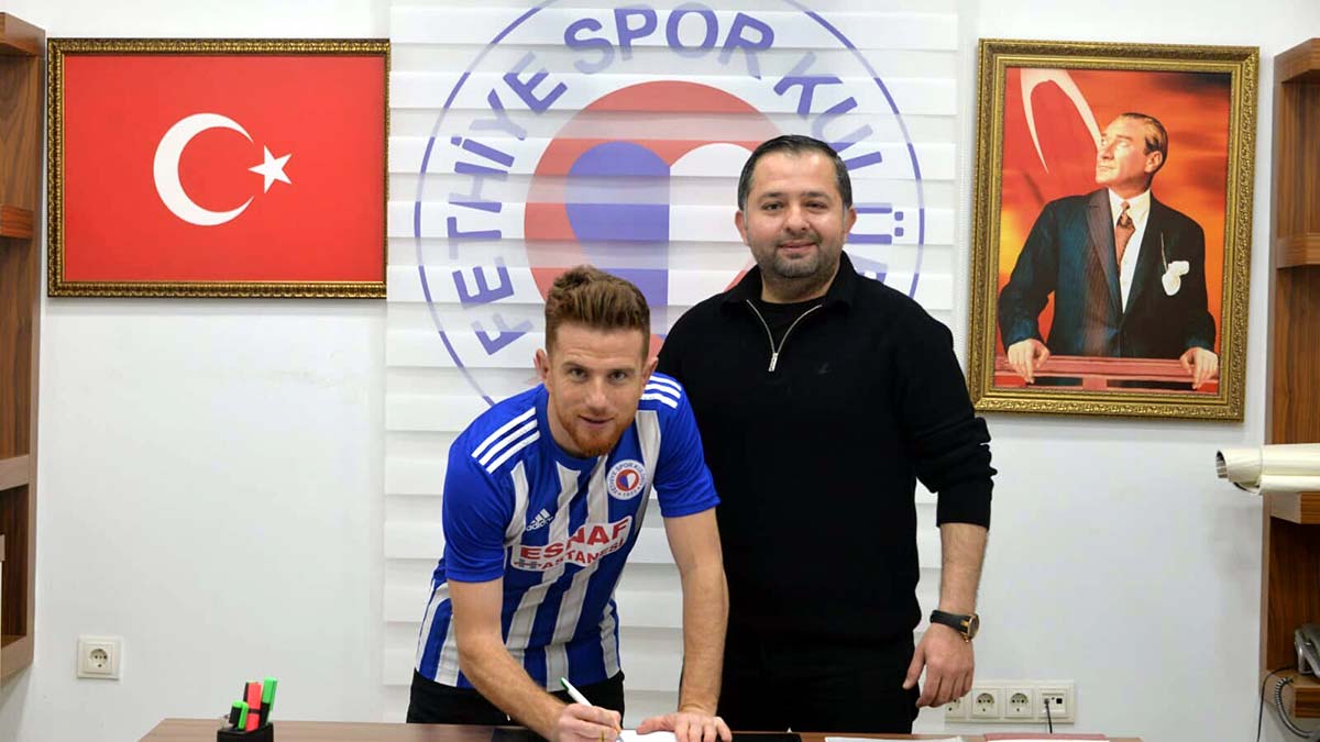 Fethiyespor Umut Kaya'yı renklerine bağladı