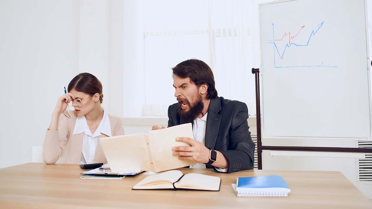 Menfaat düşkünleri sakinlerine