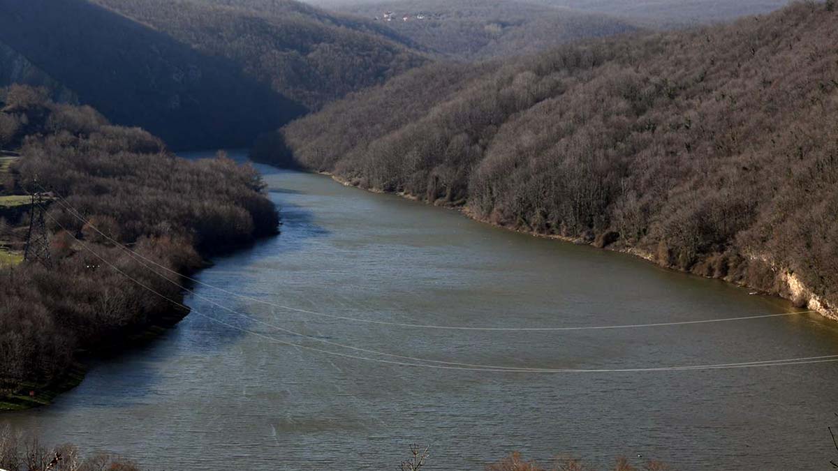 Tekirdağ Namık Kemal Üniversitesi (NKÜ) Ziraat Fakültesi Biyosistem Mühendisliği Arazi ve Su Kaynakları Anabilim Dalı Öğretim Üyesi Prof. Dr. Halim Orta, 'Yağışlar yeterli olmadı, Trakya yeraltı suyunda kuraklık yaşıyor' dedi.