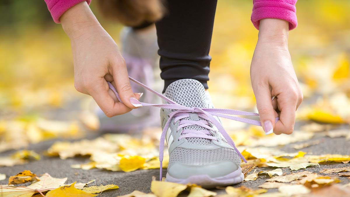 Yürümenin fiziksel faydaları; Yürümek dilimizde birçok farklı anlama gelen deyim ve atasözlerine konu olacak kadar kültürümüzün ve yaşantımızın içerisinde olsa da maalesef ülkemizde yeterince çok önem verilmeyen bir eylem olarak karşımıza çıkıyor.