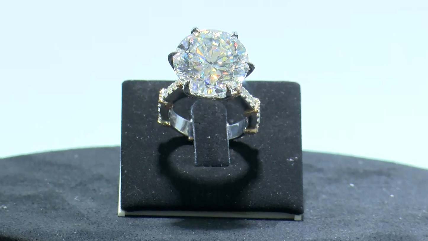 10 milyon lira değerindeki tektaş yüzük