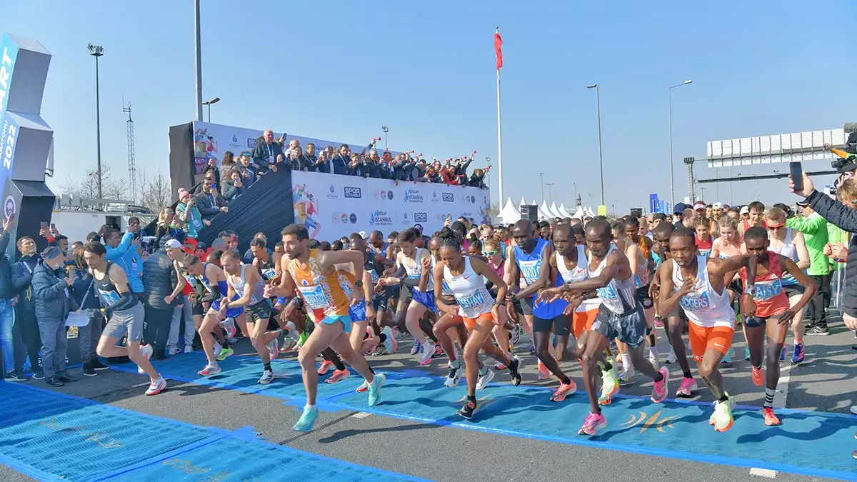 17. İstanbul yarı maratonu koşuldu