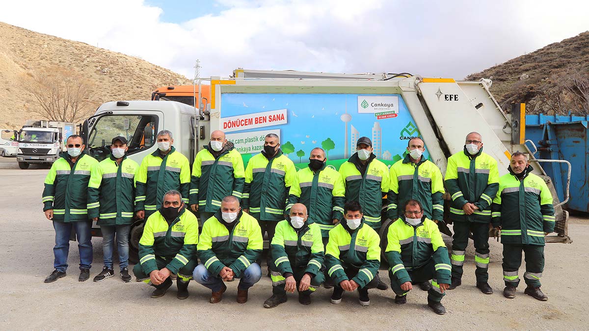 Kağıt atıklar 2.5 milyon ağaca can oldu