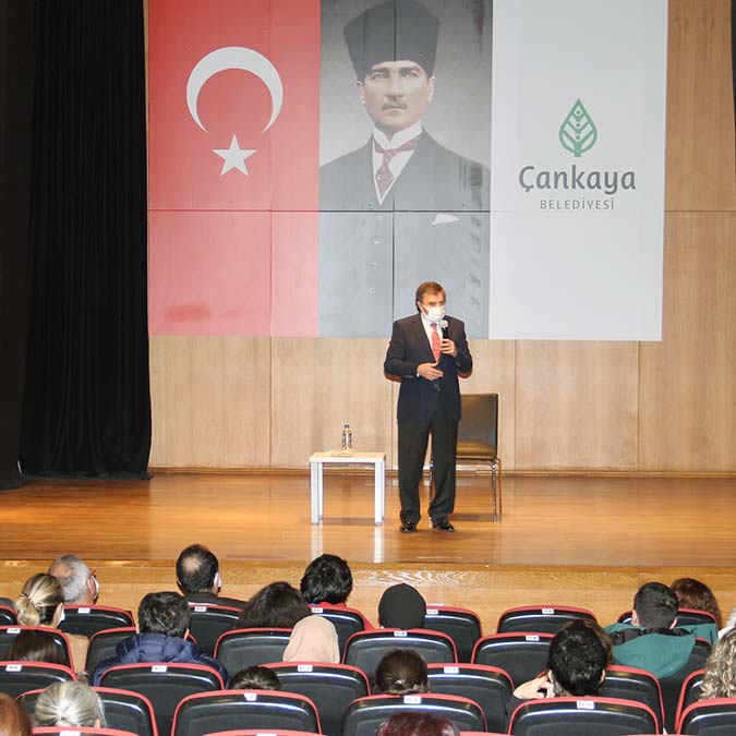 Üstün Dökmen Çankayalılarla buluştu