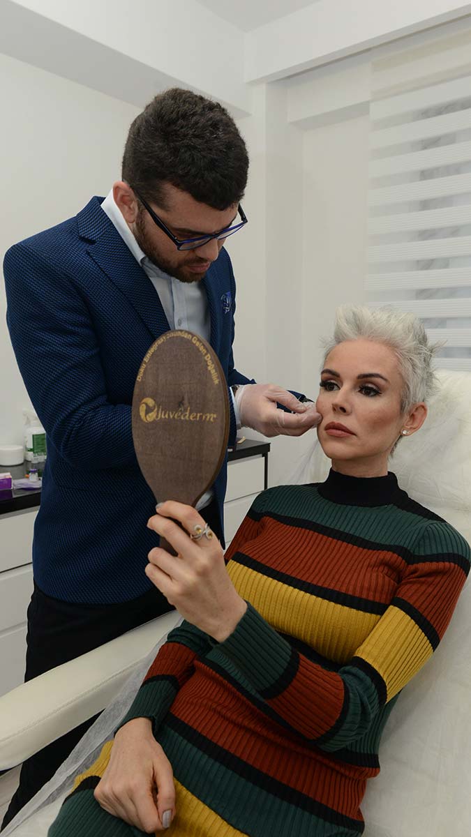 İpek Tanrıyar beyaz saçlarını seviyor