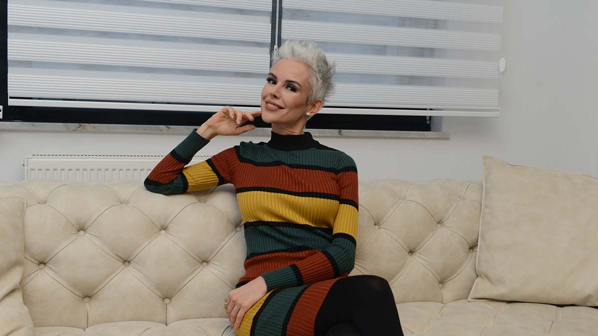 İpek Tanrıyar beyaz saçlarını seviyor