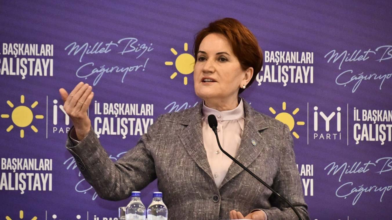 Akşener, il başkanları ile bir araya geldi