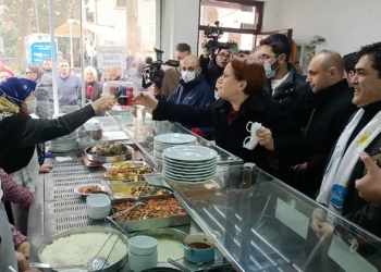 Akşener'den esnaf ziyareti