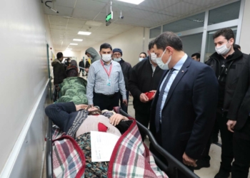 Amasya'da minibüs şarampole düştü: 19 yaralı
