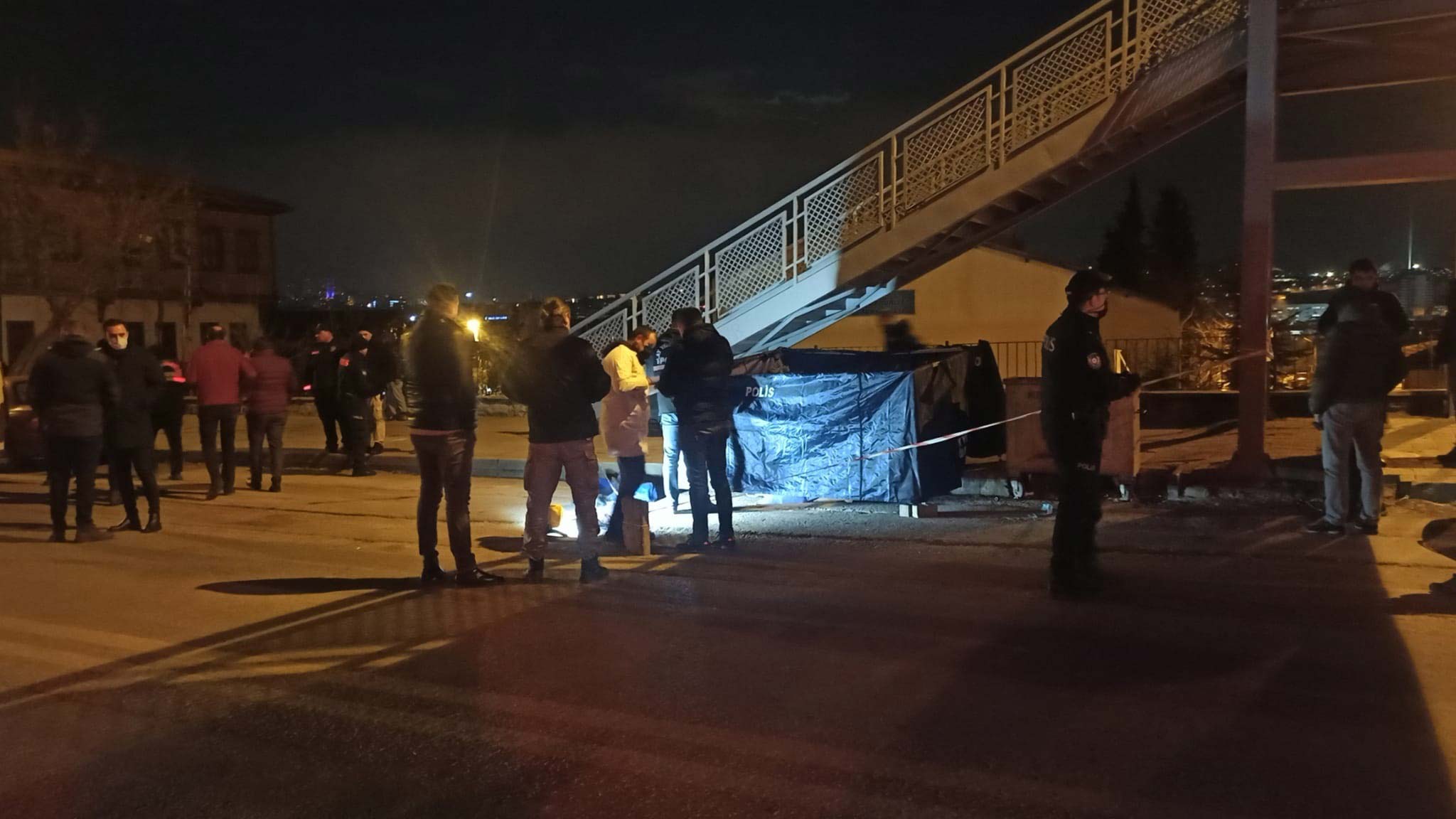 Ankara'da yol kenarında ceset bulundu