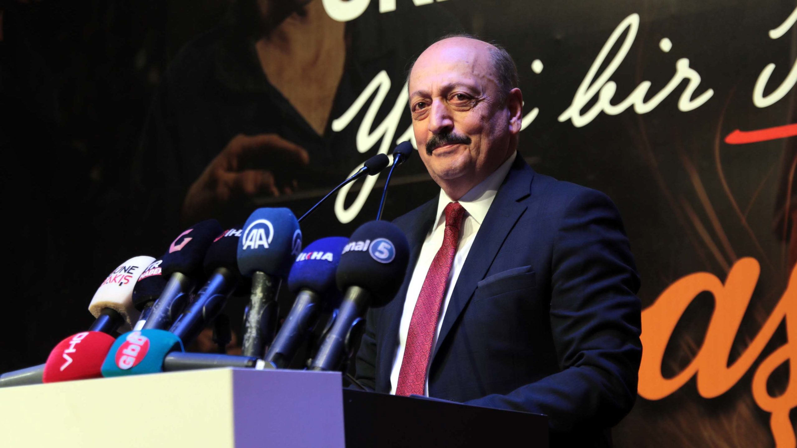 Asgari ücret tartışmalarını anlamlı bulmuyorum