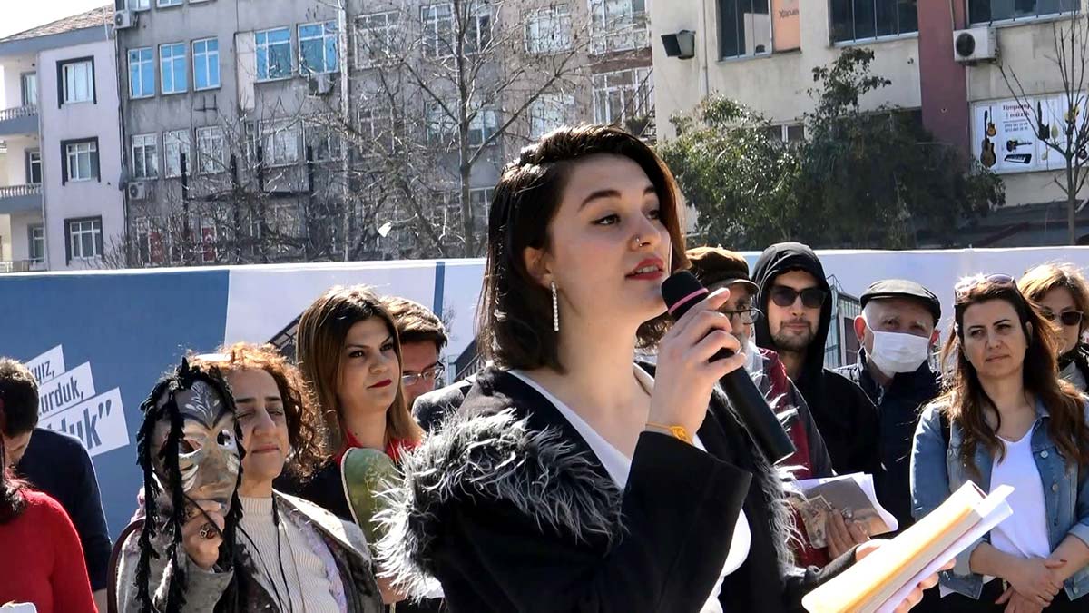 Avcılar'da Dünya Tiyatro Günü’nü kutladılar