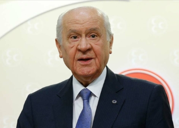 Bahçeli'den şampiyon güreşçilere tebrik