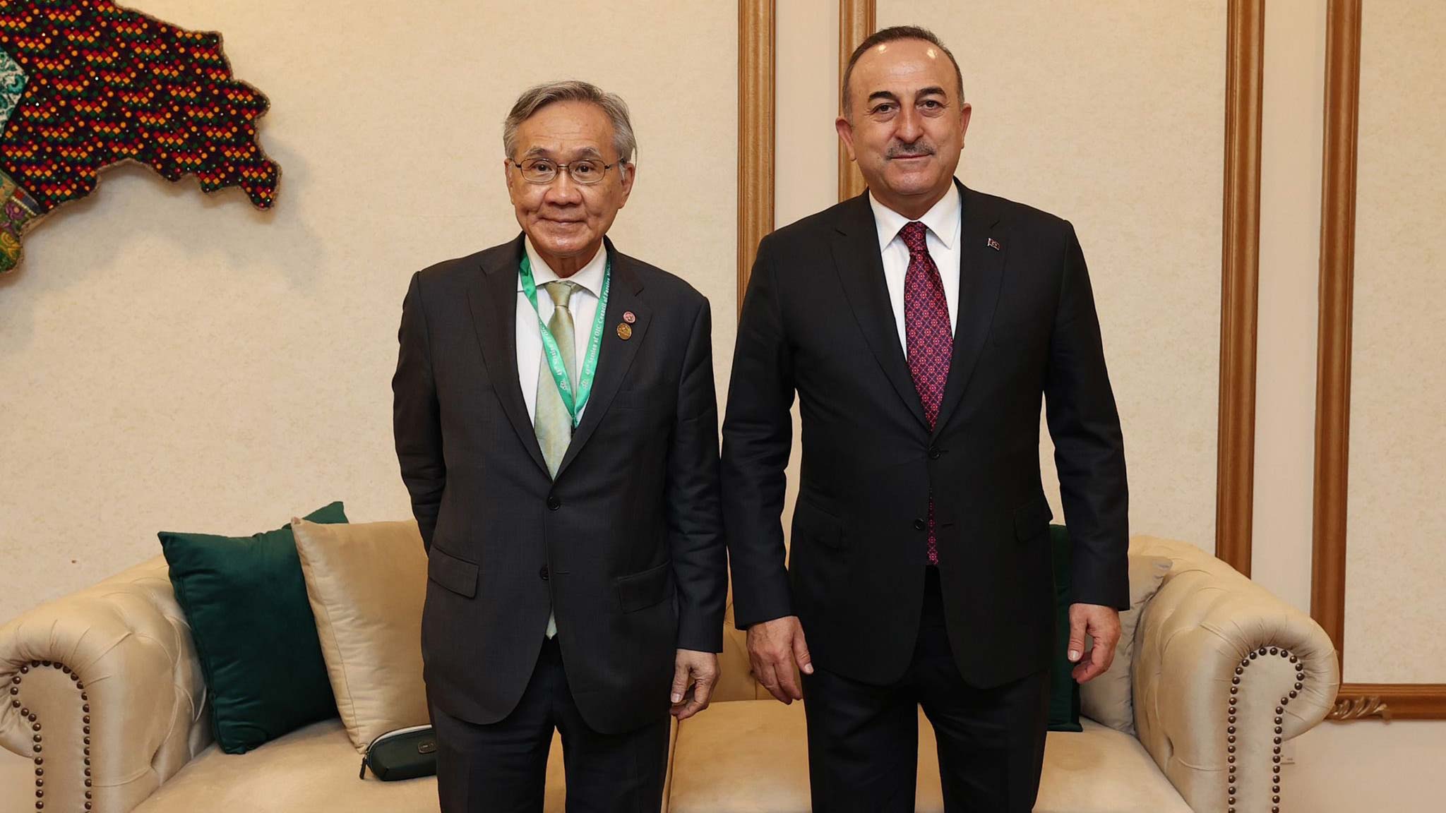 Bakan Çavuşoğlu Tayland'lı mevkidaşıyla görüştü