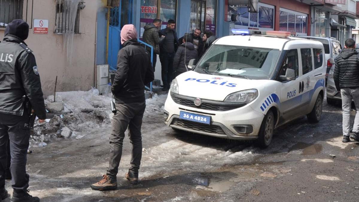 Boşandığı eşini bacağından vurdu