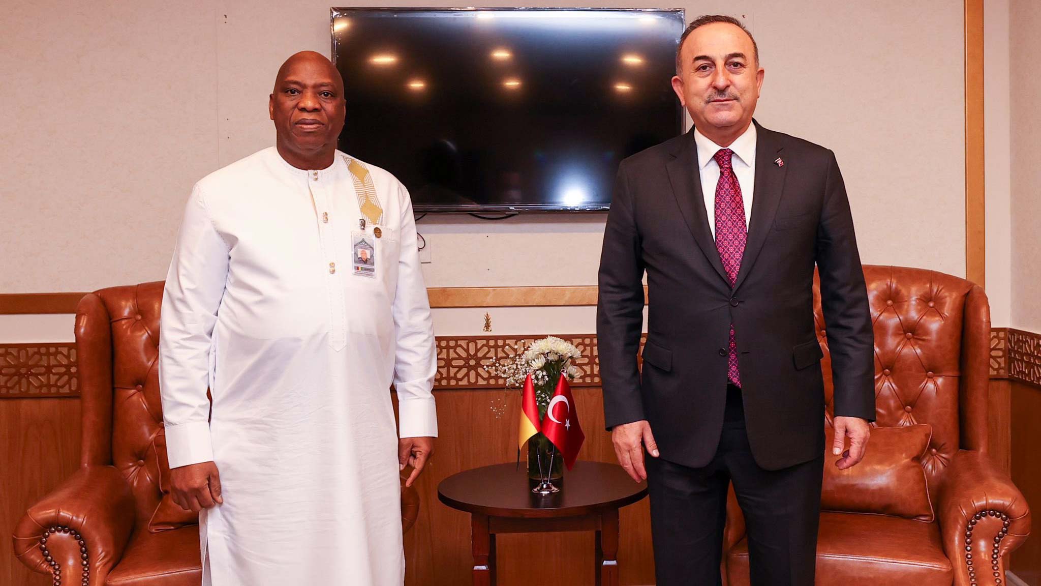 Çavuşoğlu Gine Dışişleri Bakanı ile görüştü