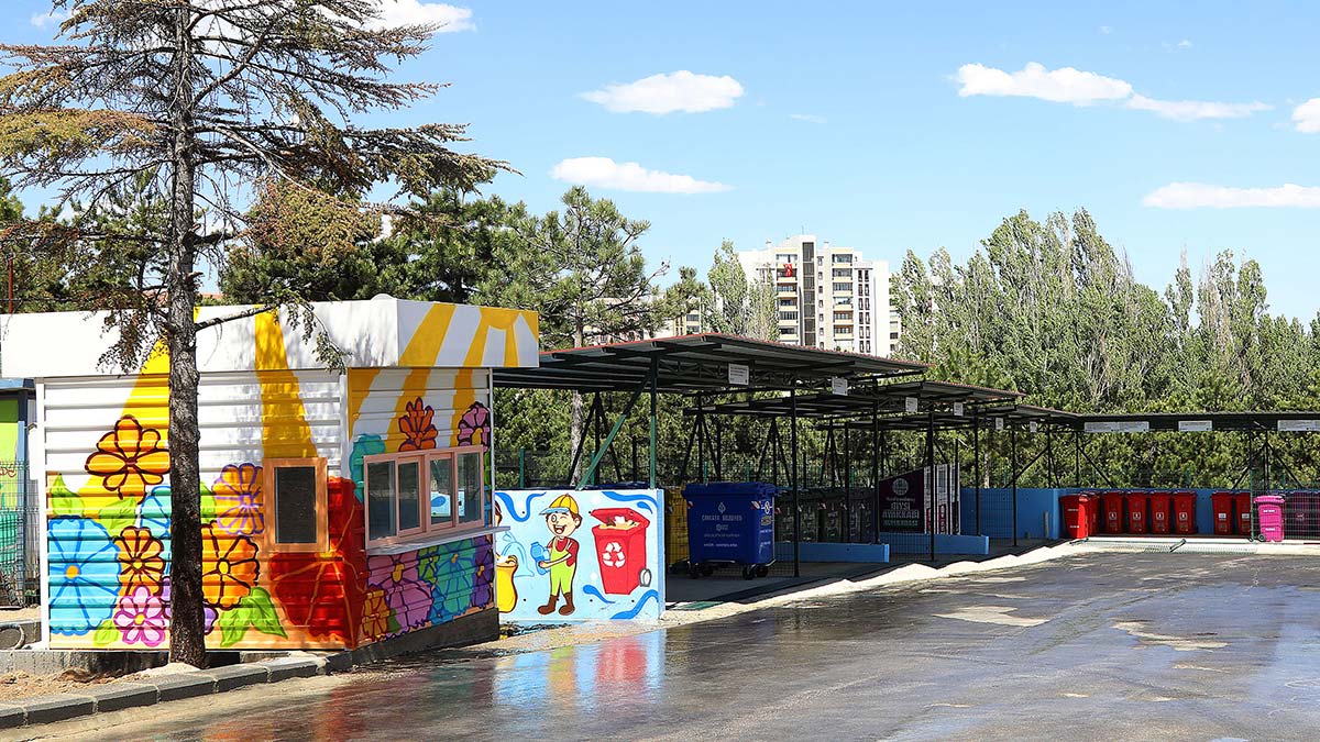 Kağıt atıkların toplanarak geri dönüşüme kazandırılması ile 2 milyon 454 bin 723 ağacın kesilmesini önlenirken, plastik atıkların toplanması ile 1 milyon 412 bin 188 varil petrol tasarrufu sağlandı.