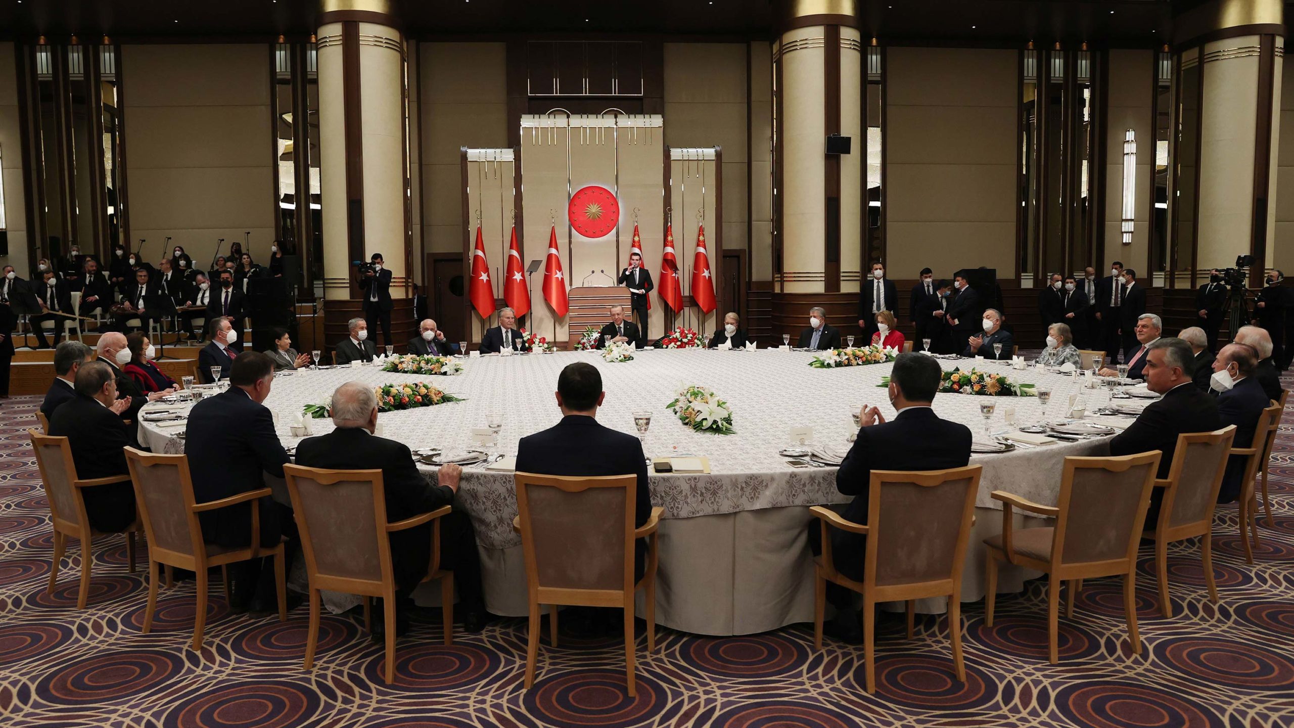 Cumhurbaşkanı Erdoğan'dan önemli mesajlar